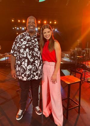 Péricles e Thatiana Brasil, amanhã, no “Domingo Espetacular”|299x417